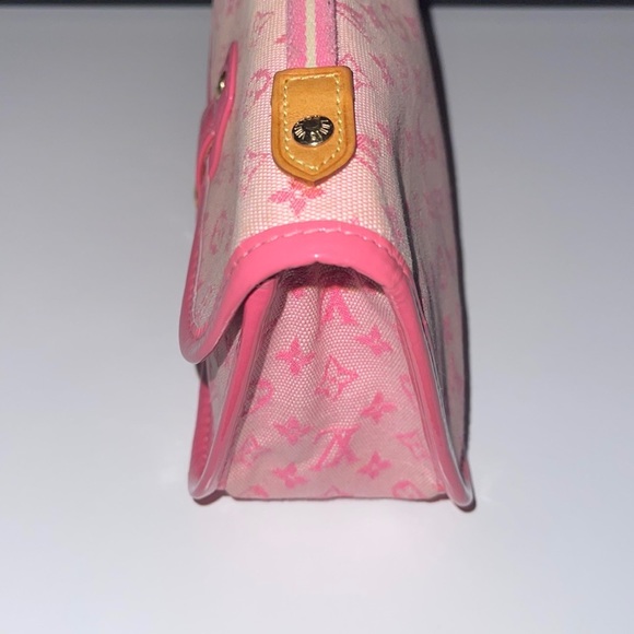 SOLD~Pink Mary Kate Monogram Pouch - Picture 10 of 16